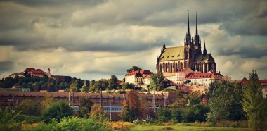 Simgeler Brno kentin antik kiliseler, kaleler Spilberk. Çek Cumhuriyeti-Avrupa. HDR - fotoğraf.