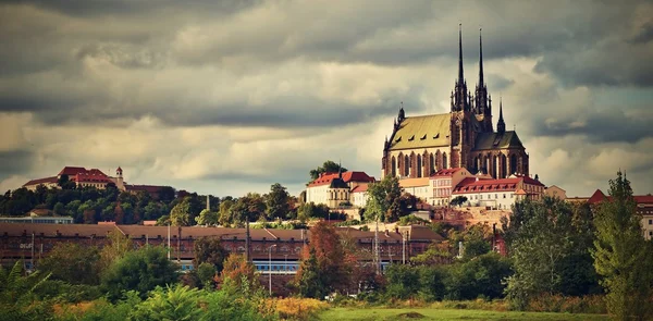 Simgeler Brno kentin antik kiliseler, kaleler Spilberk. Çek Cumhuriyeti-Avrupa. HDR - fotoğraf. — Stok fotoğraf