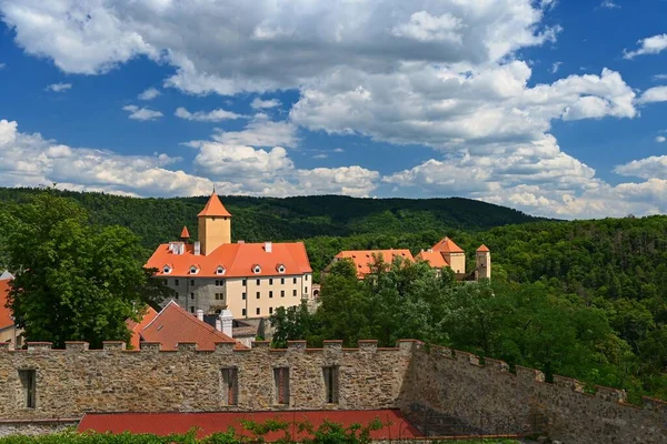 Krásný Starý Hrad Venkově Letní Den Slunce Modrou Oblohou Stock Snímky