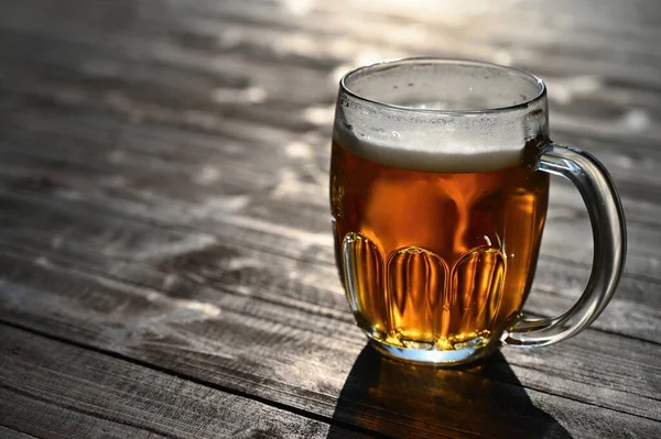 Verfrissend Fris Tapbier Een Dauwglas Goede Eerlijke Tsjechische Kwaliteit Bier — Stockfoto