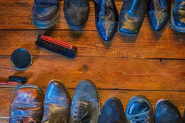 Zapatos listos para la limpieza de cera —  Fotos de Stock