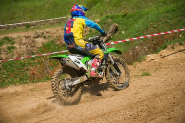 Lviv, Ukrayna - 2 Haziran 2019: Eski model Dodge Brothers (1922) sahibi ve bilinmeyen yolcusu Leopolis Grand Prix 2019, Ukrayna.