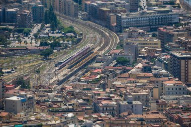 Tren istasyonunun güzel manzarası. 