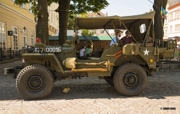 El coche restaurado JEEP WILLYS (Policía Militar ) —  Fotos de Stock