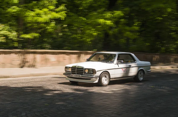 Old retro car Mercedes Benz CE 230 — Stock fotografie