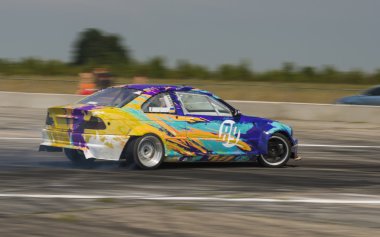 Rider Vladimir Nikiforov  on the car brand BMW overcomes the tra