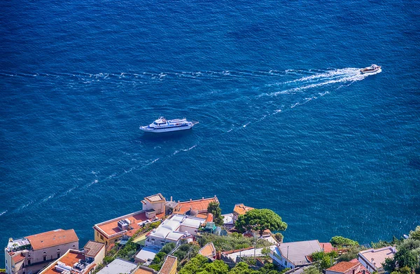 Vista panorâmica da costa de Amalfi de uma altura — Fotografia de Stock