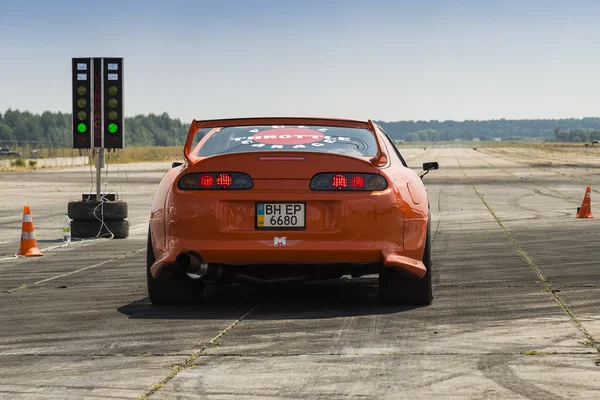 Drag racing car brand Toyota Supra prepares  for the races — Stock Photo, Image