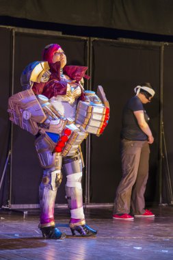 Cosplay Festivali'nde Sahne Alanı'nda kadın gerçekleştirir