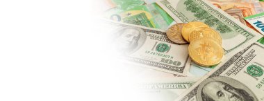 Avro ve dolar panoramasının doku arka planında bitcoins