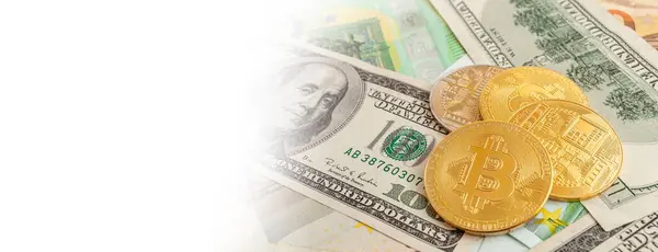 Bitcoins Auf Einem Texturhintergrund Aus Euro Und Dollar — Stockfoto