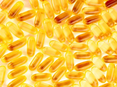 Beyaz arkaplan dokusunda balık yağı omega 3