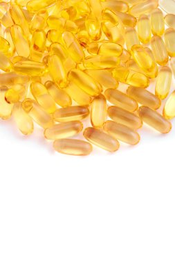 Beyaz arkaplan dokusunda balık yağı omega 3