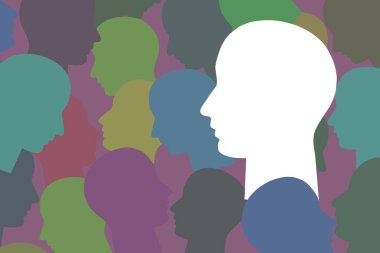 Kalabalık bir grubun çok renkli kafalarının siluetleri.