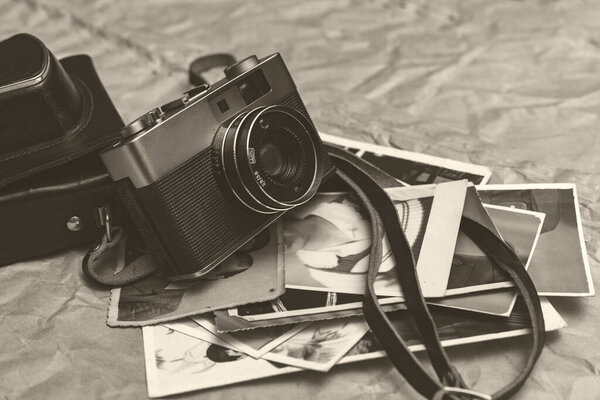 Винтажная пленка на бумажном фоне