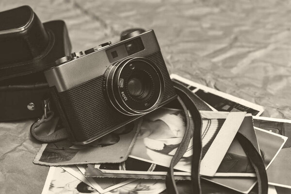 Винтажная пленка на бумажном фоне