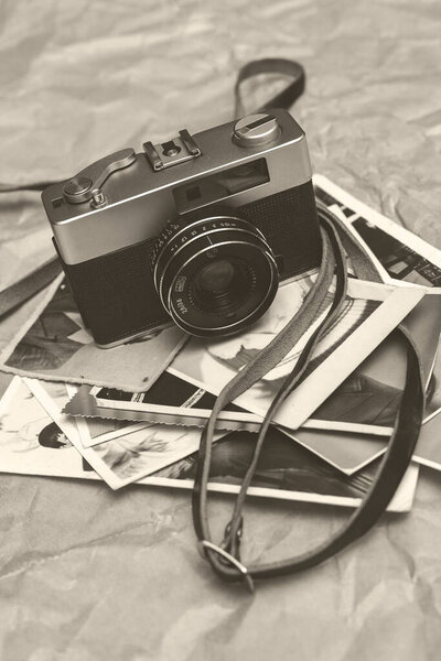 Винтажная пленка на бумажном фоне