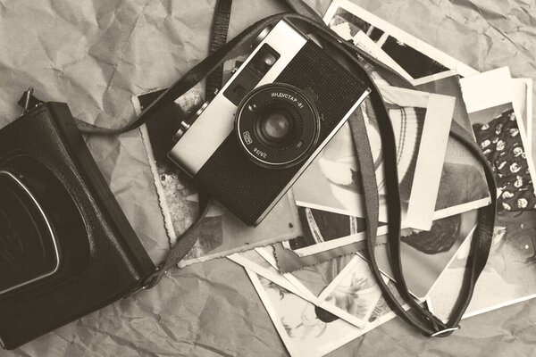 Винтажная пленка на бумажном фоне