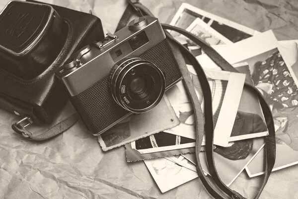 Винтажная пленка на бумажном фоне