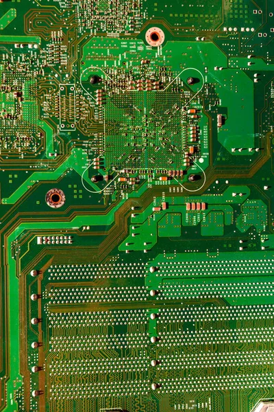 Elektronik yeşil bilgisayar çipi dokusu