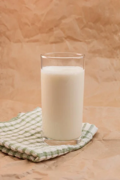 Стакан Молока Бумажном Фоне — стоковое фото