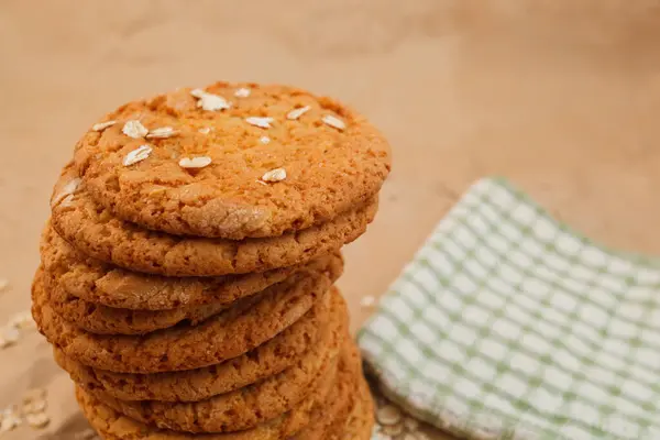 Oatmeal Cookies Scattered Oatmeal Crumpled Paper Background — Stock Photo, Image