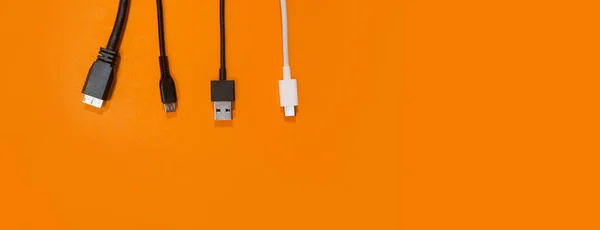 Панорама Usb Дротів Помаранчевому Фоні — стокове фото