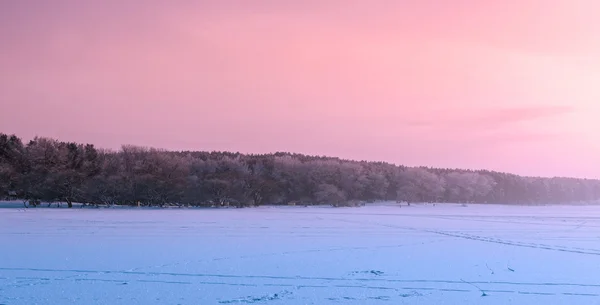 Twilight, a befagyott tó — Stock Fotó