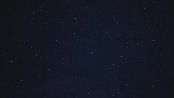 Magiczny Timelapse Ruchu Gwiazd Nocnym Niebie Chmurami — Wideo stockowe