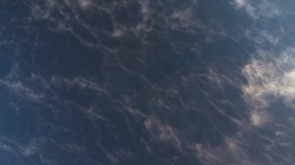 Widok Ruchomej Mgły Nad Jeziorem Wysokości Świcie — Wideo stockowe