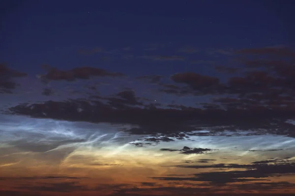 Nubes Nocturnas Cierran Noche Verano Fenómeno Atmosférico Raro —  Fotos de Stock