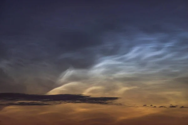 Les Nuages Noctilucents Rapprochent Nuit Été Phénomène Atmosphérique Rare — Photo