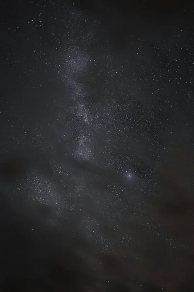Чумацький Шлях Нічному Небі Крізь Хмари Літню Ніч — стокове фото