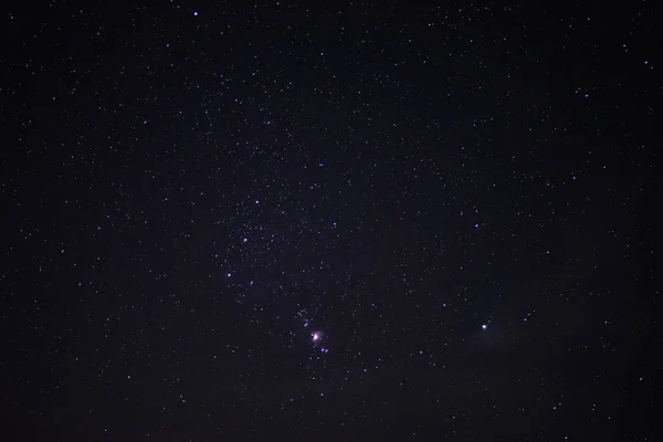 Het Sterrenbeeld Orion Aan Nachtelijke Sterrenhemel Sterrenhemel Achtergrond — Stockfoto