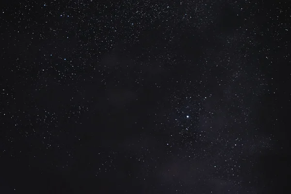 Stelle Nel Cielo Notturno Tra Nuvole Una Notte Estate — Foto Stock