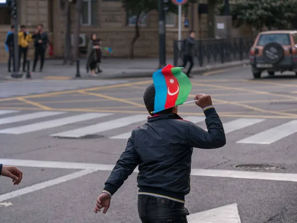 Baku Azerbajdzjan 2020 Människor Vägen Bort Närmar Sig Militär Utrustning — Stockfoto