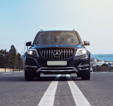 Bakü, Azerbaycan - 7 Eylül 2021: Mersedes-Benz arabası
