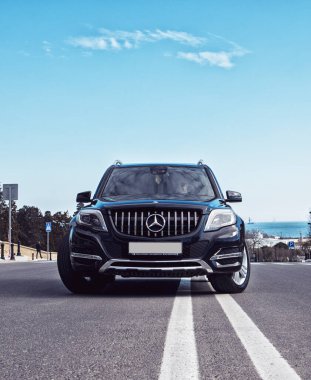 Bakü, Azerbaycan - 7 Eylül 2021: Mersedes-Benz arabası