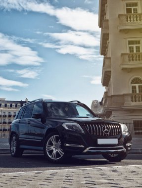 Bakü, Azerbaycan - 7 Eylül 2021: Mersedes-Benz arabası