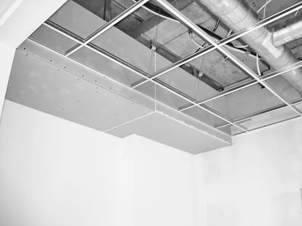 Práce stavební dokončení stropu — Stock fotografie