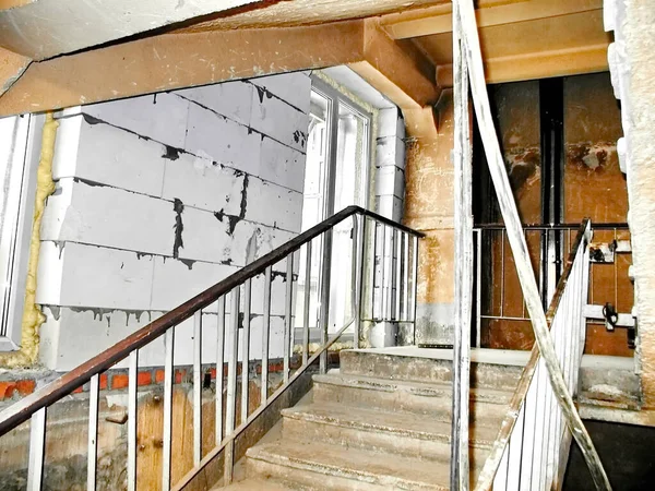 Old Concrete Crumbling Staircase Industrial Building Loft — Stock Photo, Image