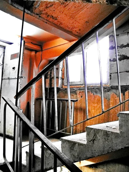 Alter Beton Bröckelt Treppe Industriebau Loft — Stockfoto