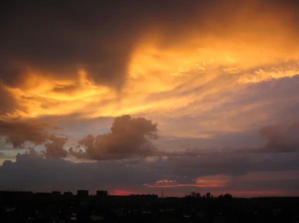 Bewolkte lucht — Stockfoto