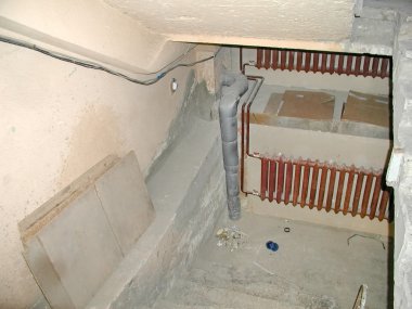 Eski Beton merdiven çatı