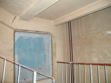 Eski Beton merdiven çatı