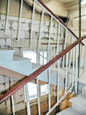 Eski Beton merdiven çatı