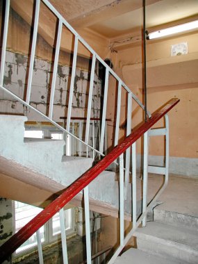 Eski Beton merdiven çatı