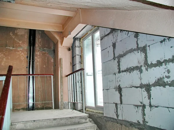 古いコンクリート階段ロフト — ストック写真