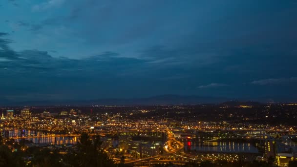 Portland stad bij nacht — Stockvideo