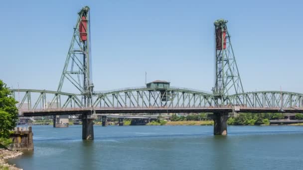 Weißdornbrücke in Portland — Stockvideo